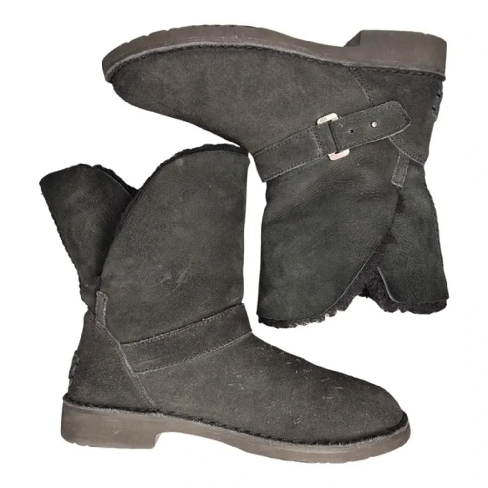 UGG Syden Winter Boots Womens US Size 7 Black Suede Buckle Strap Slip On 1120702